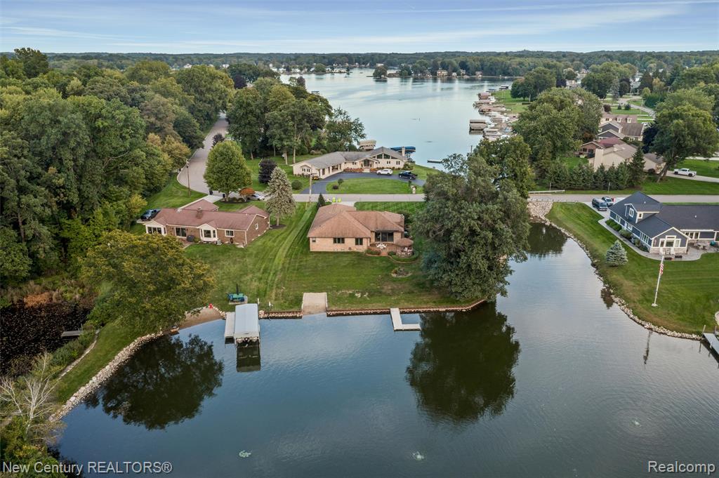 4071 Chevron Drive, Highland Twp, MI 48356